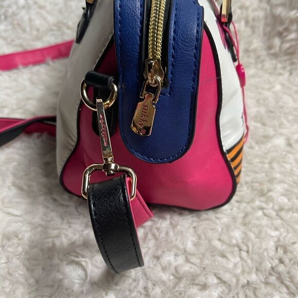 Nikky by Nicole Lee take me out small Satchel/Shoulder bag gold tone hardwares - Picture 5 of 15